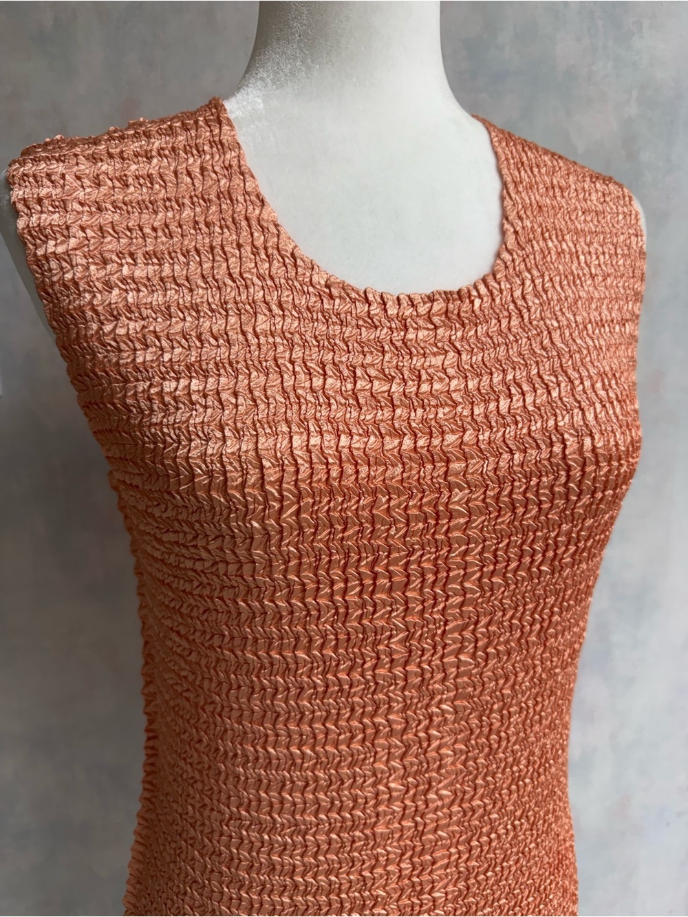 Dress Barn NWOT-Career Apricot Peach Gorgeous Sheen - Crinkle Stretchy Top